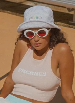 Vacancy Supply - Getaway Lovers Singlet - Pale Peach